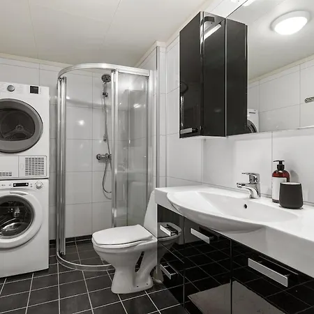 アパート Red Polar House