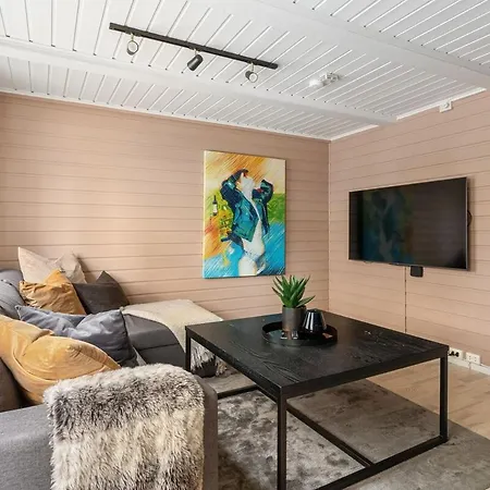 Red Polar House * טרומסה